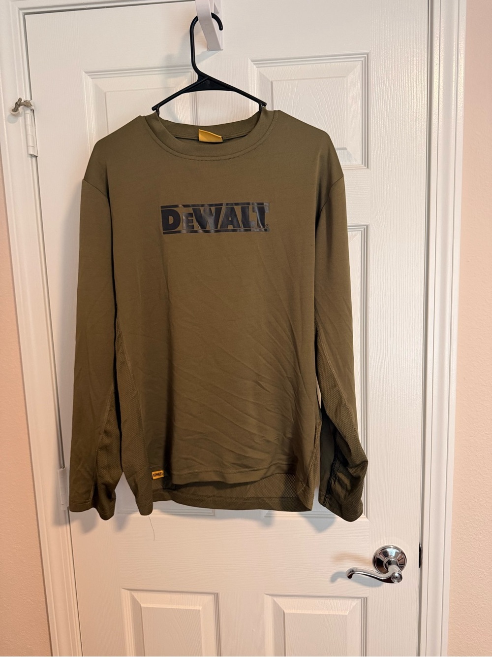 Men's Olive Crewneck Long-Sleeve Dewalt Sweatshirt